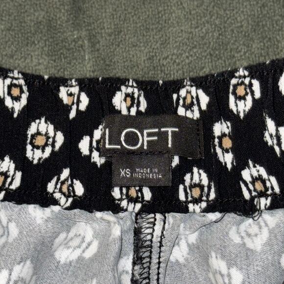 Loft Crop Pants Women’s XS Black White Geometric Wide Leg Casual Summer Pull On - Picture 2 of 6